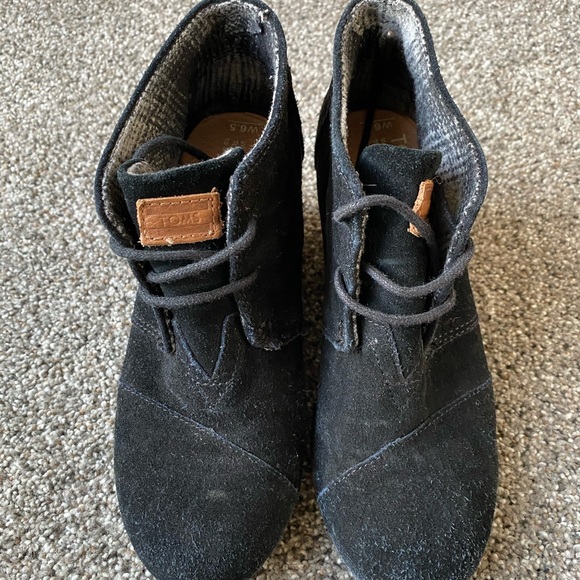 Toms black wedges, size 6.5. - Picture 2 of 4